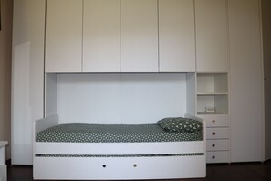 Zimmersafe, Bügeleisen/Bügelbrett, kostenloses WLAN, Bettwäsche