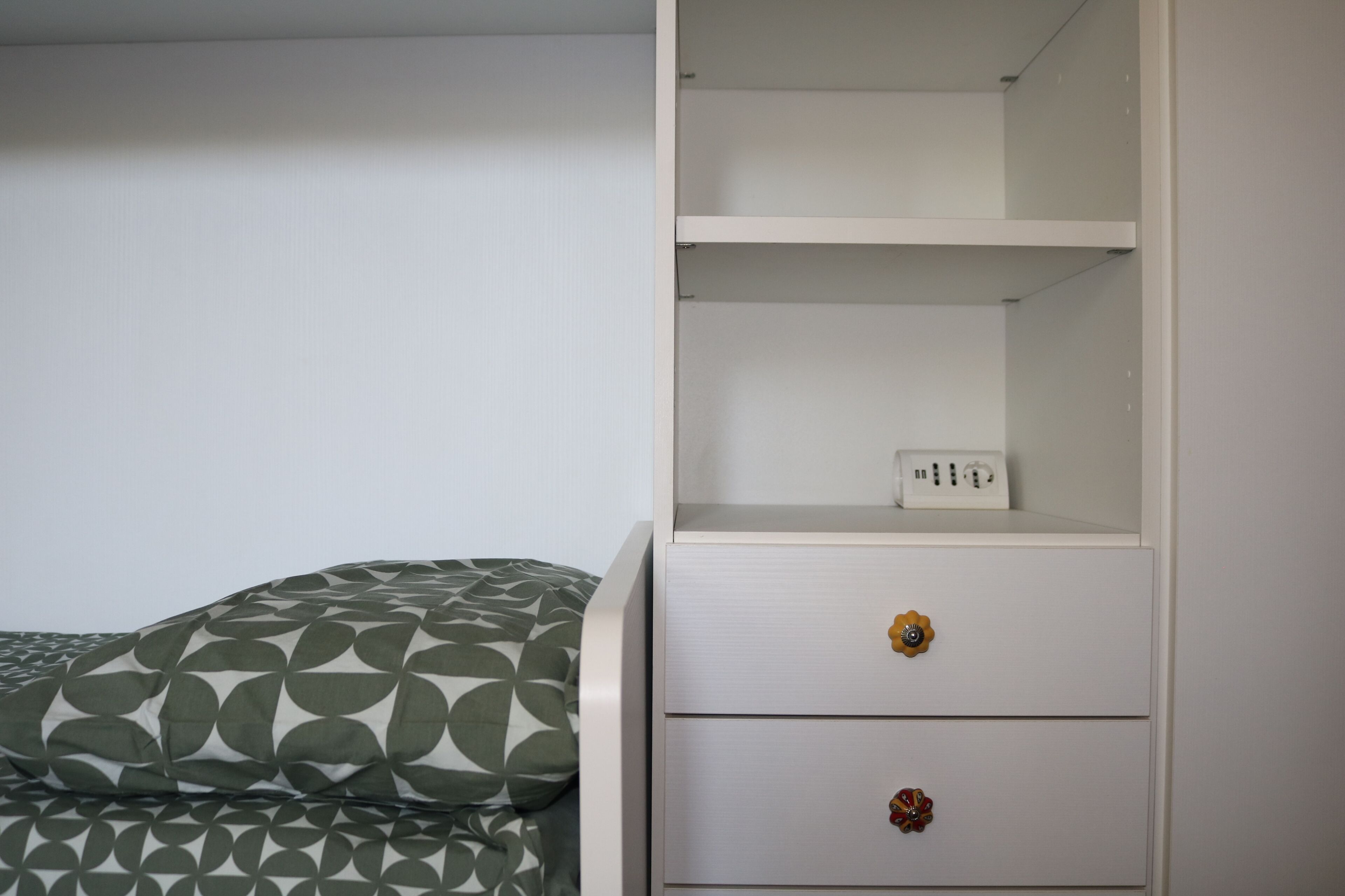 Coffres-forts dans les chambres, fer et planche à repasser