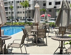 Outdoor dining - Vrbo Property (Rio de Janeiro)