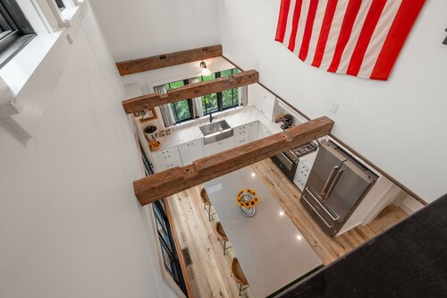 Coastal Retreat in the Heart of Rockport: Walk to Beaches & Bearskin Neck