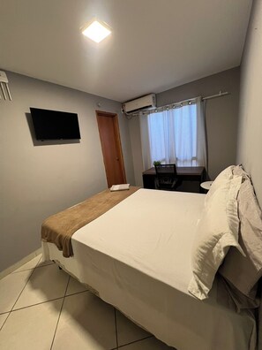 Iron/ironing board, WiFi, bed sheets - Fully furnished apartment in a gated community. (Petrolina)
