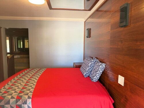 LISA MOTEL