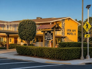 Exterior - LISA MOTEL (Lake Worth Beach)