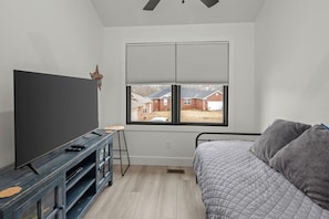 3 Schlafzimmer, Reisekinderbett, kostenloses WLAN, Bettwäsche