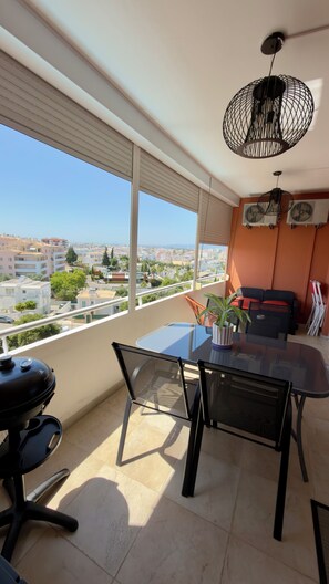 Outdoor dining - Vrbo Property (Portimão)