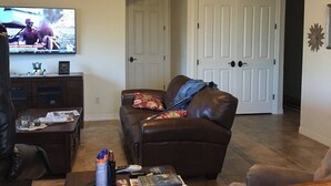 Living area - Beautiful, furnished single level home Great for travel Nurse/corp. housing 55+ (Mesa)
