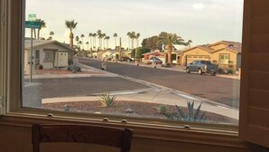 Interior - Beautiful, furnished single level home Great for travel Nurse/corp. housing 55+ (Mesa)