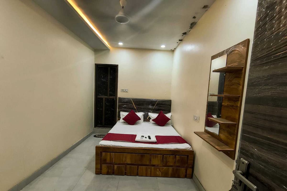 Room, City View | WiFi (free), bed sheets