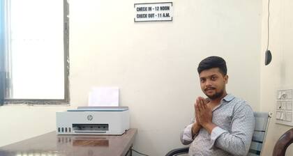 OM BNB AC ROOMS Available in Varanasi