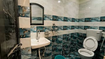Deluxe Room, Balcony, City View | Bathroom | Soap