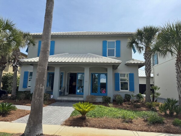 Exterior - Spacious 5-bedroom, 5.5 bath house in Miramar Beach-Caribe Subdivision (Miramar Beach)