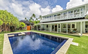 Pool - Private, Chic, Beach Retreat, 4BR in Kailua, pool (Kailua)