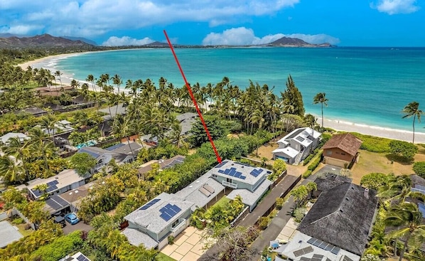 Exterior - Private, Chic, Beach Retreat, 4BR in Kailua, pool (Kailua)
