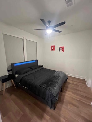 1 chambre, fer et planche à repasser, Wi-Fi, draps fournis