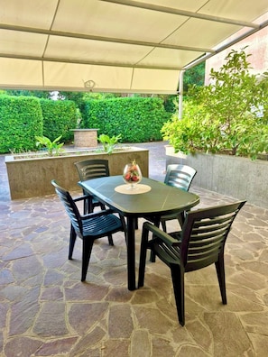 Outdoor dining - Villa Tati - Soft Landing Apartments (Puglia)