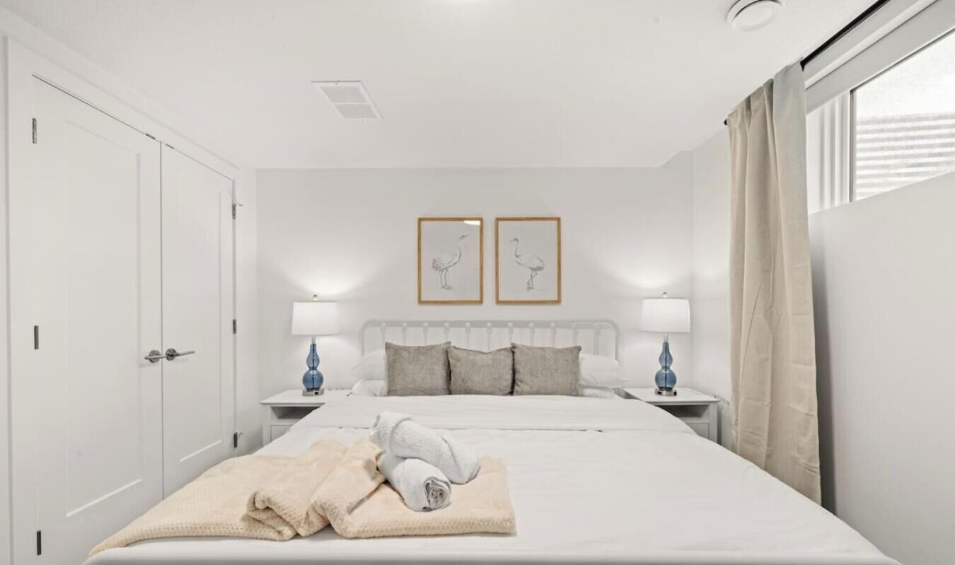 Desk, iron/ironing board, travel crib, WiFi