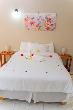 Tabla de planchar con plancha, wifi y ropa de cama 