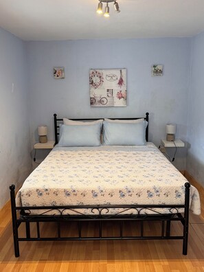 Ferros/tábuas de passar roupa, Wi-Fi, roupa de cama