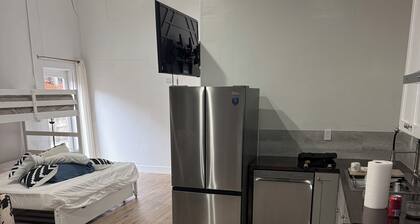 New studio apartment in Pacific Grove walk to Trader joes, restaurants Starbucks