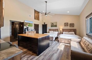 4 bedrooms, free WiFi, bed sheets - Spacious Lakefront Retreat, with Room for Everyone. Cabin and Event Center. (Isanti)