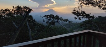 Luxury Treehouse Getaway with San Vicente Volcano Views