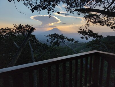 Luxury Treehouse Getaway with San Vicente Volcano Views