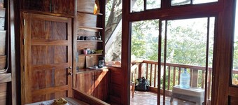 Luxury Treehouse Getaway with San Vicente Volcano Views
