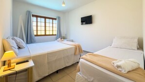 Habitación triple básica, vista al jardín