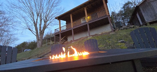 Scenic Riverview Cabin For Fishermen/Outdoorsmen