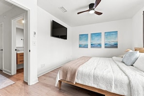 Unclassified image, 2 of 23, button - Sea and Sol| 4 Blk to Beach | Close to Mayo | 2 king beds (Jacksonville Beach)
