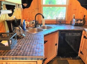 Private kitchen - A Timeless Whispering River Cottage at the Water’s Edge (Lily)