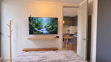 Apartment, 2 Bedrooms | WiFi (free)