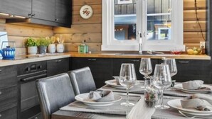 Private kitchen - "Verden" Cabin – Your Perfect Mountain Adventure in Kongsberg, Norway (Buskerud)