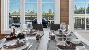 Dining - "Verden" Cabin – Your Perfect Mountain Adventure in Kongsberg, Norway (Buskerud)