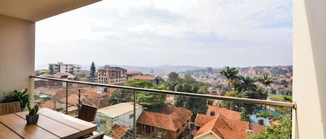 Family Duplex, City View | Outdoor dining