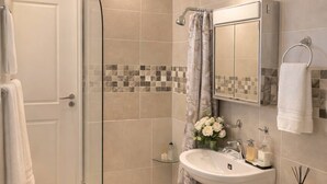 Maison, 5 chambres, fumeur, piscine privée | Salle de bain
