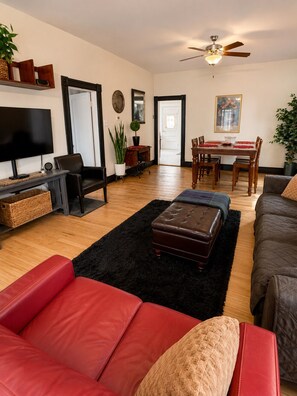 Living area - 3-bedroom house in wonderful Longmont with cool vibes (Longmont)