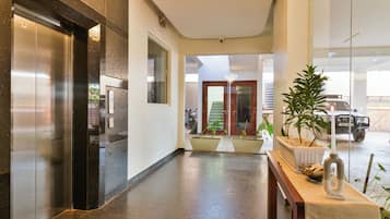 Comfort Apartment, City View | Interior