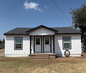 Exterior - The Falls Hideaway (Wichita Falls)