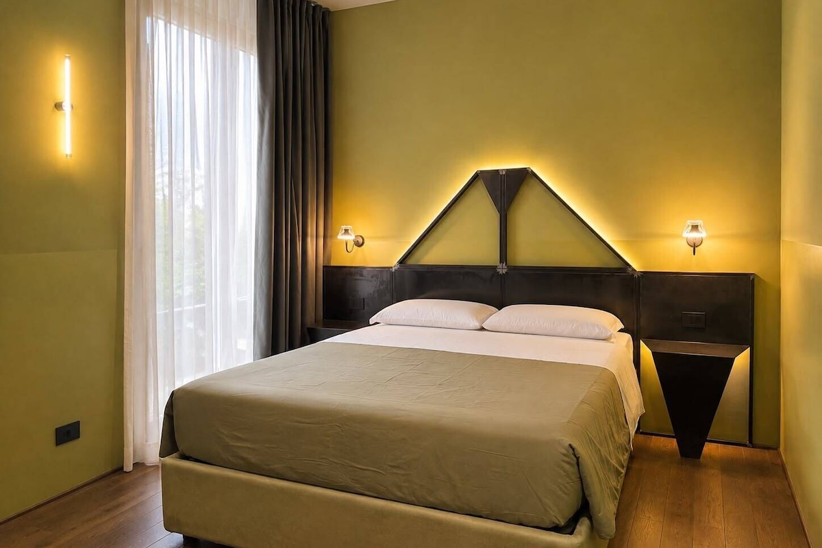 In-room safe, desk, laptop workspace, blackout curtains
