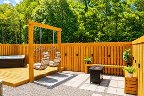 Outdoor spa tub - Talk of TownHome! (Indian Springs Village)