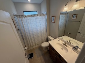 Hair dryer, towels, soap, toilet paper - Naples Retreat with Free EV Charging + Resort Amenities (Naples)