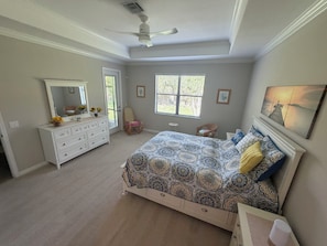 2 bedrooms, desk, iron/ironing board, free WiFi - Naples Retreat with Free EV Charging + Resort Amenities (Naples)