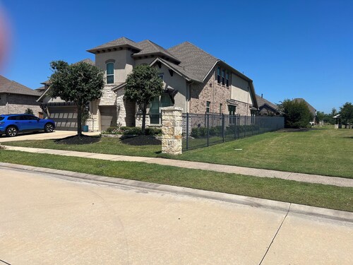 Charming & Modern 1-Bedroom Apartment in Town Lake