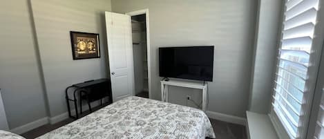 Iron/ironing board, free WiFi, bed sheets