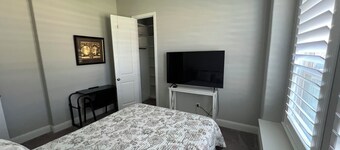 Charming & Modern 1-Bedroom Apartment in Town Lake