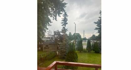 Upscale 3 Bedroom Modern Home: Brand-New Luxury Flooring & Extra Large Backyard