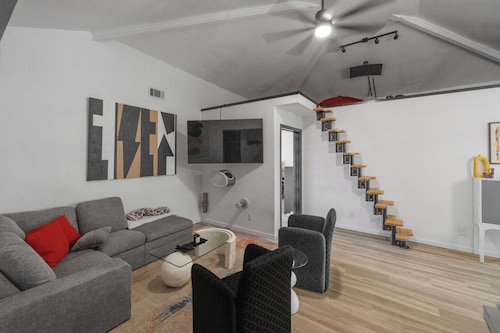 Modern 2-bedroom house with large parking lot