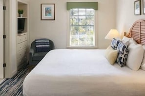 2 bedrooms, iron/ironing board, free WiFi, bed sheets - Enjoyable 2-bedroom Hyatt Beach House condo in Key West during Fantasy Fest! (Key West)