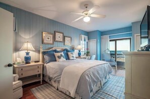 Room - Beachfront Getaway w/ Panoramic Ocean Views, Spacious Living & Large Deck (Pawleys Island)